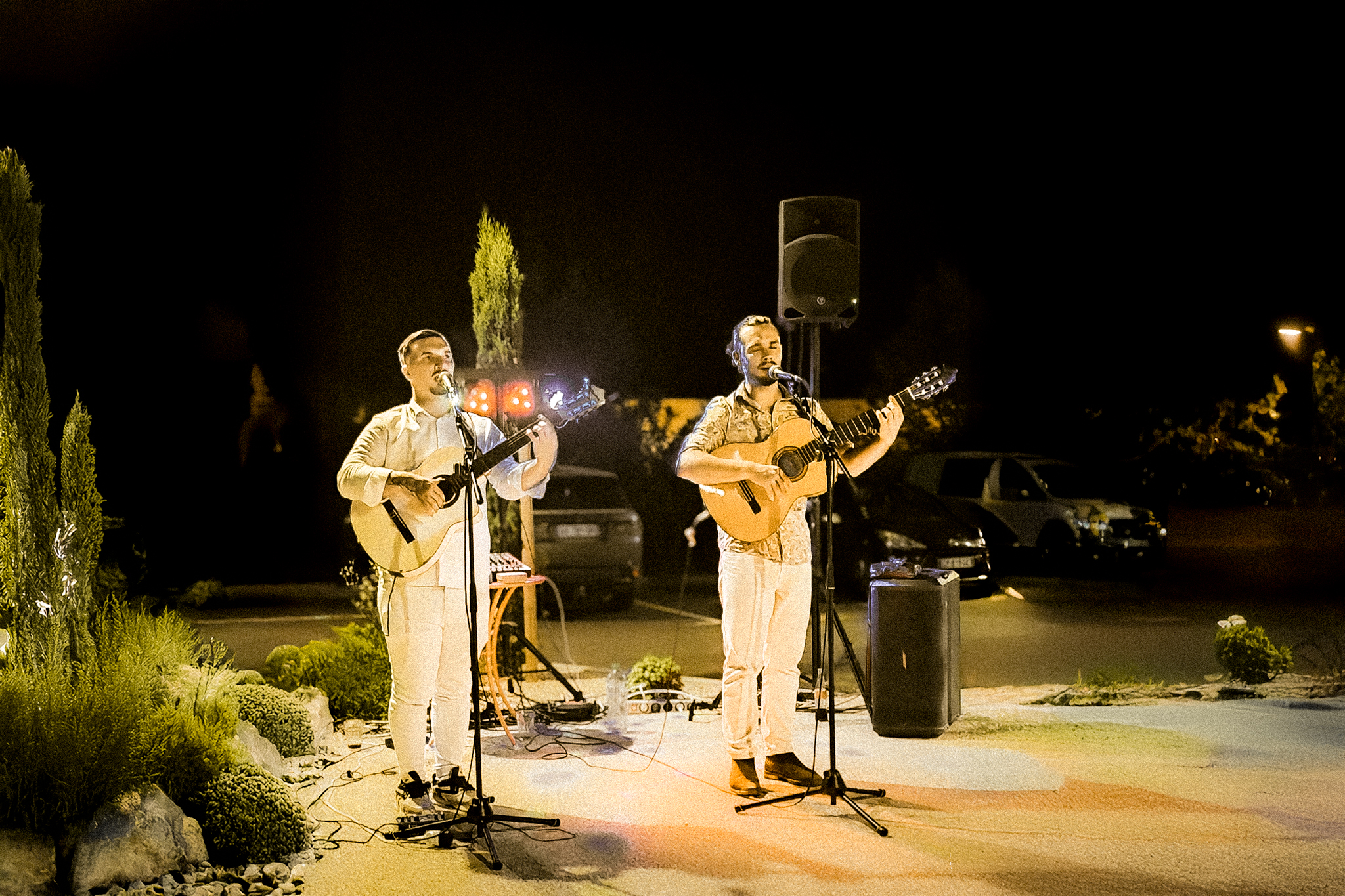Duo Ostendes